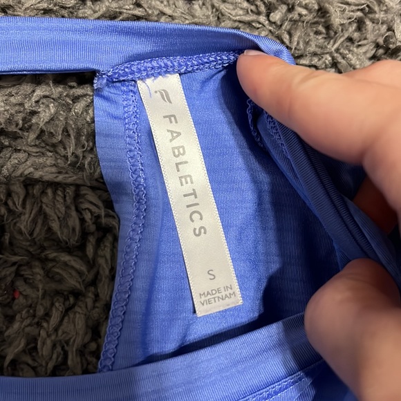 SOLD!!! Fabletics blue open twist back crop top - Picture 3 of 4